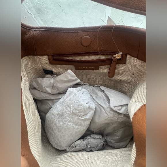 Micheal Kors Leather Hobo Bag - Picture 6 of 6